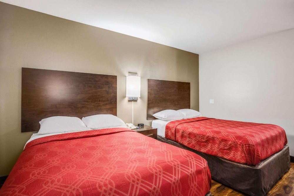 Econo Lodge Airport - Milwaukee